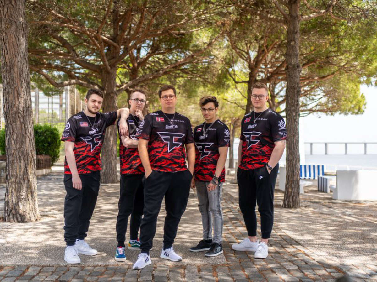 FaZe start the event with a victory